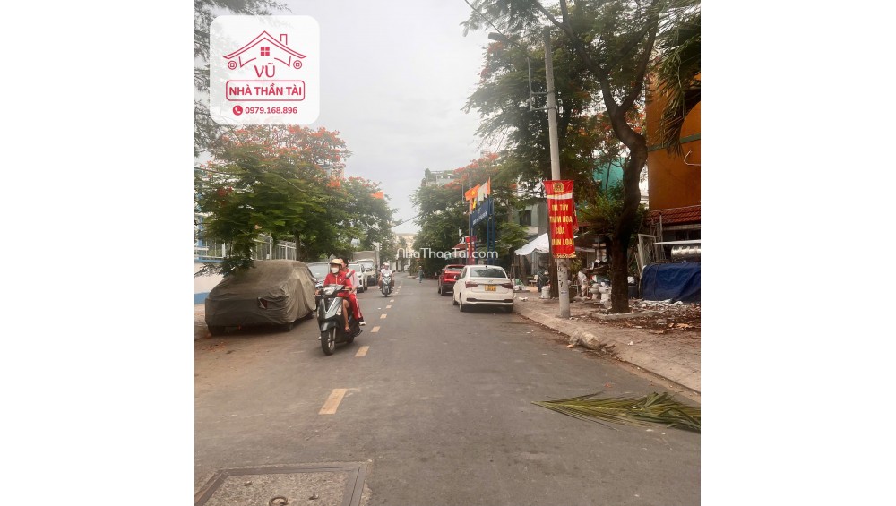 Bán đất MT Vĩnh Hội gần Công Viên Khánh Hội, có nhà Cấp 4, 114 m2, nhỉnh 13,x tỏi
